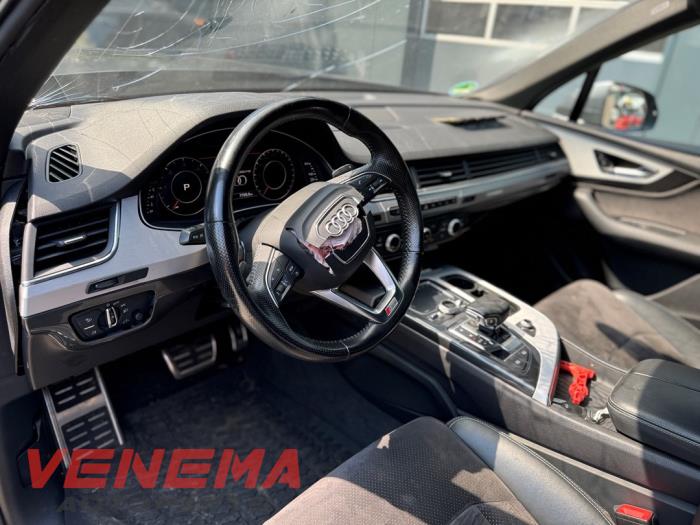 Audi Q7 3.0 TDI V6 24V Skrotfordon (2018, METALLIC GRIJS)