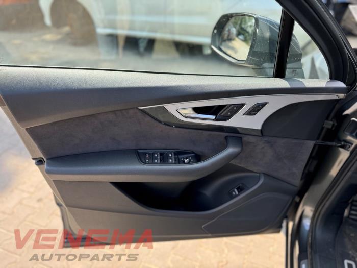 Audi Q7 3.0 TDI V6 24V Skrotfordon (2018, METALLIC GRIJS)