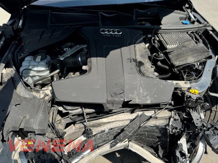Audi Q7 3.0 TDI V6 24V Skrotfordon (2018, METALLIC GRIJS)