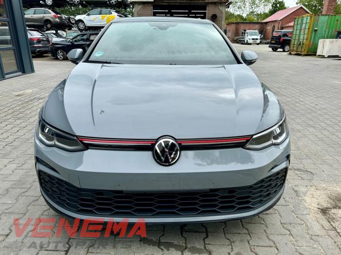 Volkswagen Golf VIII 1.0 eTSI 12V Skrotfordon (2022, GRIJS)