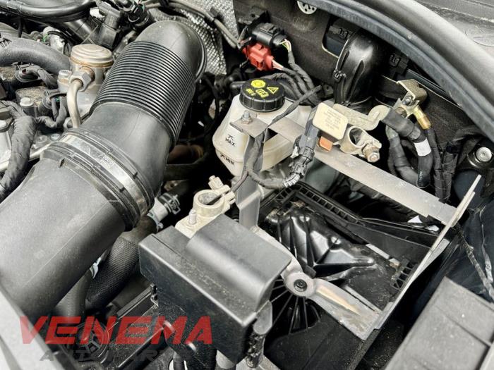 Volkswagen Golf VIII 1.0 eTSI 12V Skrotfordon (2022, GRIJS)