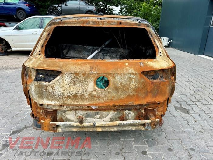 Volkswagen Golf VIII 1.0 eTSI 12V Skrotfordon (2022, GRIJS)