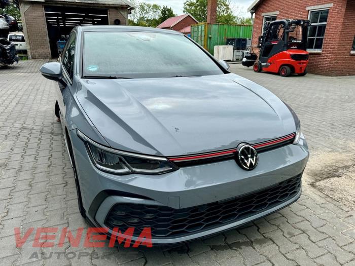 Volkswagen Golf VIII 1.0 eTSI 12V Skrotfordon (2022, GRIJS)