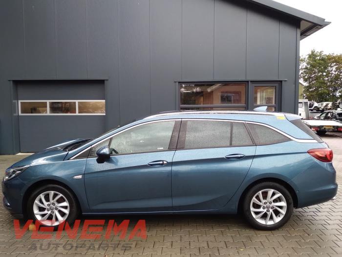 Opel Astra K Sports Tourer 1.6 BiTurbo CDTI 16V Sloopvoertuig (2017, Metallic, Blauw)