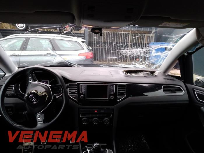 Volkswagen Golf Sportsvan 1.2 TSI 16V BlueMOTION Skrotfordon (2017, GRIJS)