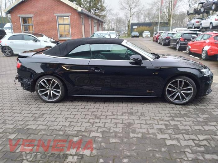 Audi A5 Cabrio 3.0 TDI V6 24V Quattro Skrotfordon (2017, ZWART)