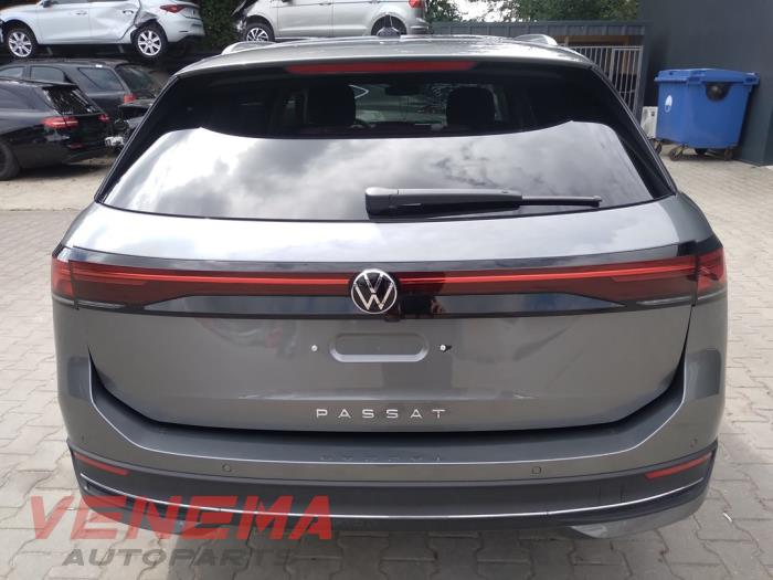 Volkswagen Passat Variant 2.0 TDI 16V Skrotfordon (2025, GRIJS)
