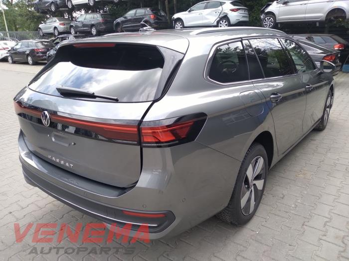 Volkswagen Passat Variant 2.0 TDI 16V Skrotfordon (2025, GRIJS)