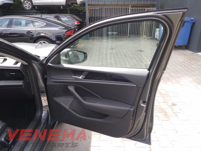 Volkswagen Passat Variant 2.0 TDI 16V Skrotfordon (2025, GRIJS)