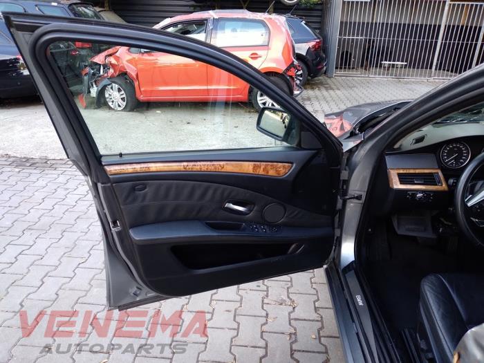 BMW 5 serie 550i 32V Sloopvoertuig (2008, Grijs)