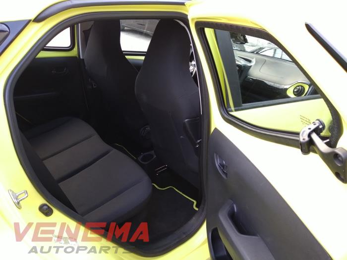 Toyota Aygo 1.0 12V VVT-i Sloopvoertuig (2017, Geel)