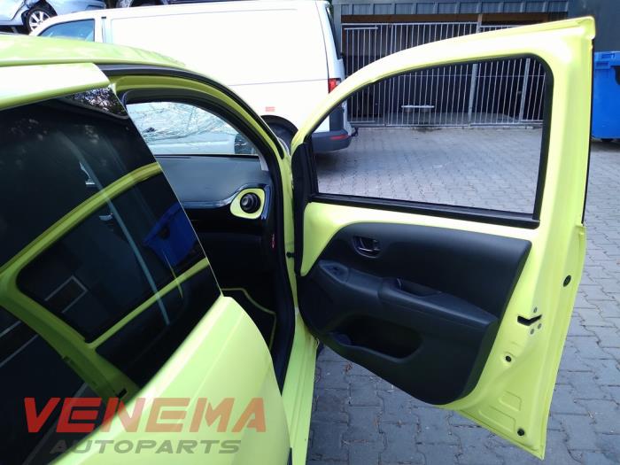 Toyota Aygo 1.0 12V VVT-i Sloopvoertuig (2017, Geel)