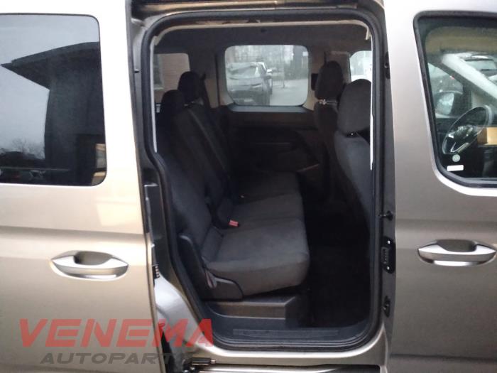 Volkswagen Caddy Combi V 2.0 TDI BlueMotionTechnology Sloopvoertuig (2021, Metallic, Beige)