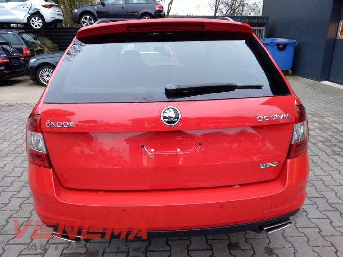 Skoda Octavia Combi 2.0 TDI RS 16V Skrotfordon (2017, ROOD)