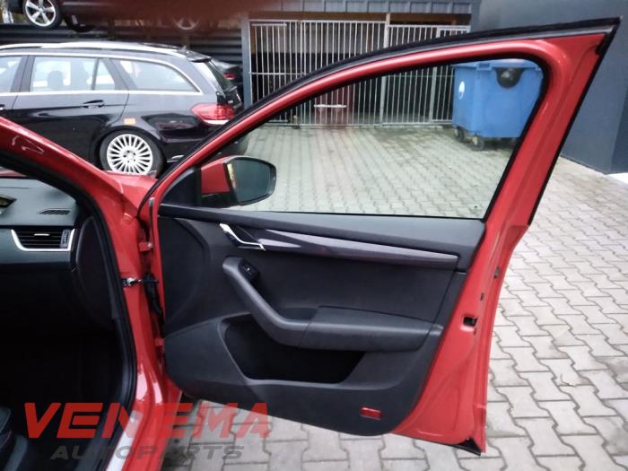 Skoda Octavia Combi 2.0 TDI RS 16V Skrotfordon (2017, ROOD)