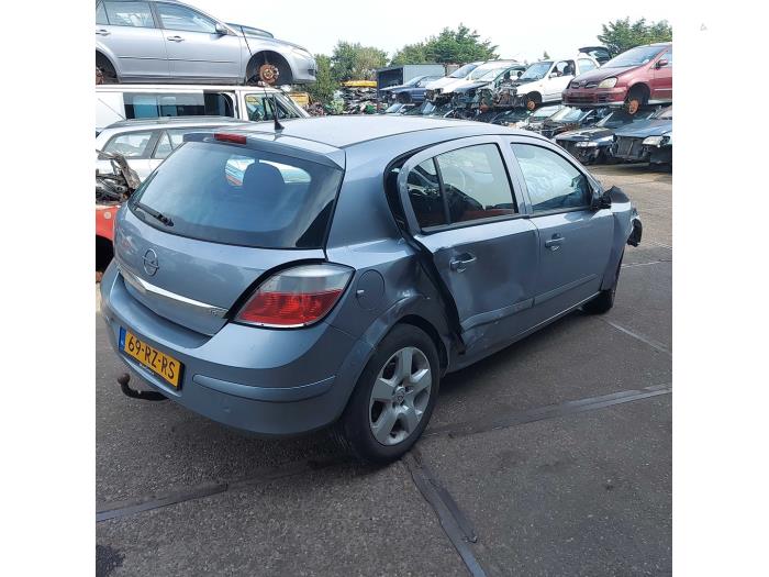 Opel Astra H 1.6 16V Twinport Skrotfordon (2005, GRIJS)