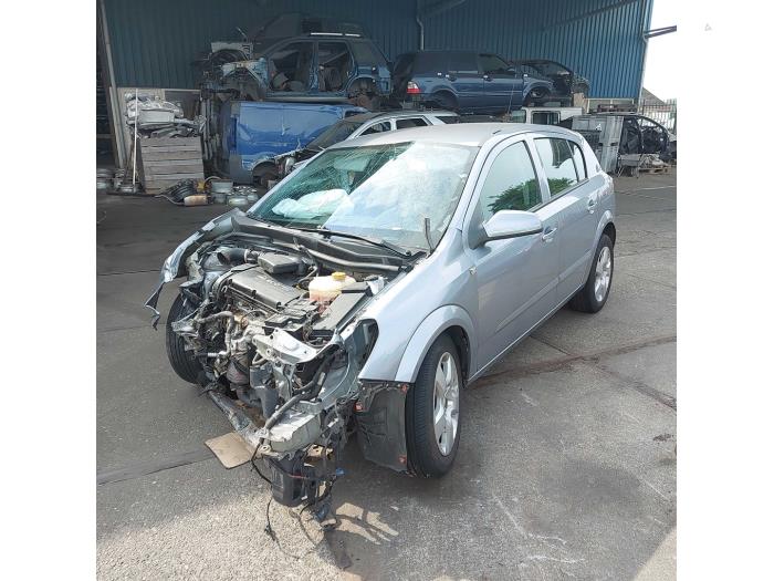 Opel Astra H 1.6 16V Twinport Skrotfordon (2005, GRIJS)