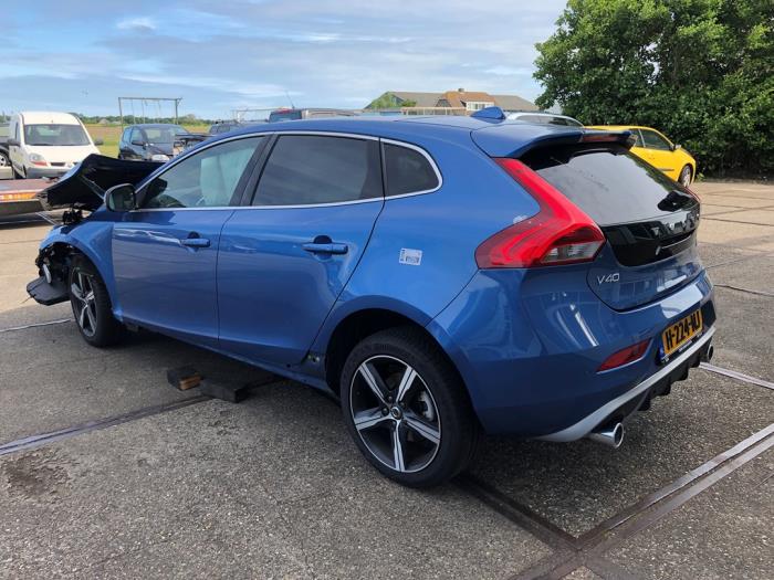 Volvo V40 Skrotfordon (2020, BLAUW)