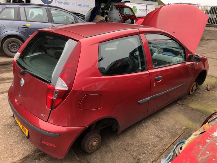 Fiat Punto II 1.4 16V Sloopvoertuig (2004, Rood)