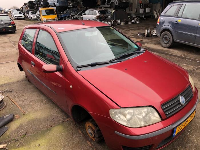 Fiat Punto II 1.4 16V Sloopvoertuig (2004, Rood)