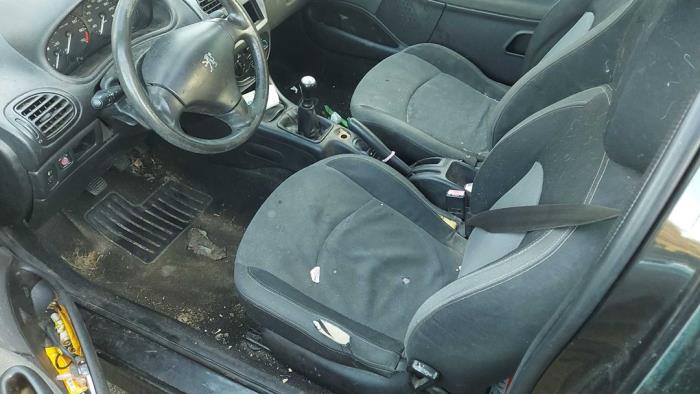 Peugeot 206 1.4 XR,XS,XT,Gentry Skrotfordon (2007, ZWART)