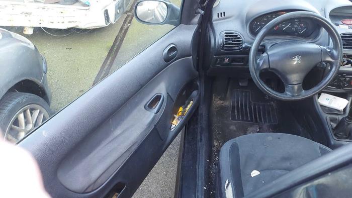 Peugeot 206 1.4 XR,XS,XT,Gentry Skrotfordon (2007, ZWART)