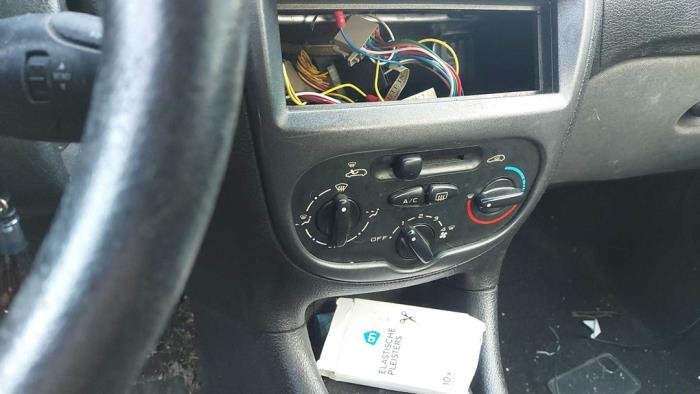 Peugeot 206 1.4 XR,XS,XT,Gentry Skrotfordon (2007, ZWART)