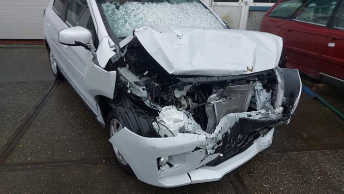 Mitsubishi Space Star 1.2 12V Skrotfordon (2024, WIT)