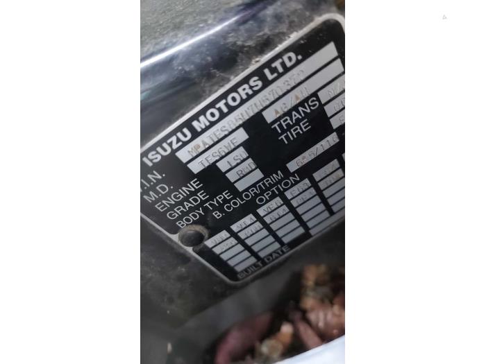 Isuzu D-Max 3.0 D 4x4 Skrotfordon (2008, ZWART)