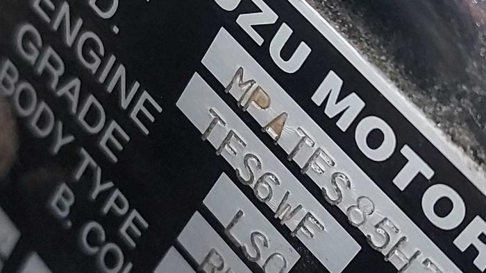 Isuzu D-Max 3.0 D 4x4 Skrotfordon (2008, ZWART)