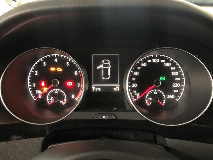 Volkswagen Golf Sportsvan Skrotfordon (2014, LICHT BRONS)