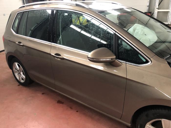 Volkswagen Golf Sportsvan Skrotfordon (2014, LICHT BRONS)