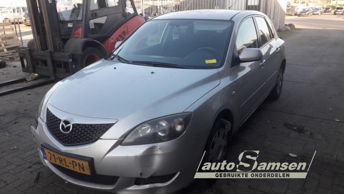 Mazda 3 Sport 1.6 CiTD 16V Skrotfordon (2005, GRIJS)