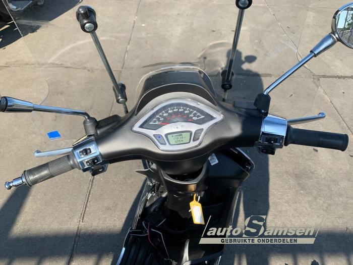 Vespa S Scooter (Sloopvoertuig, 2019, Graniet)