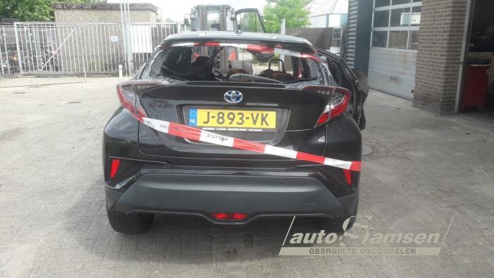 Toyota C-HR 1.8 16V Hybrid Sloopvoertuig (2018, Zwart)