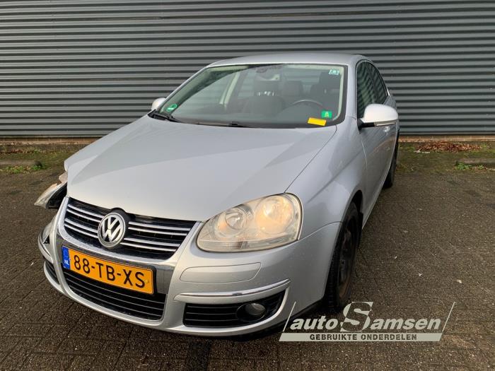 Volkswagen Jetta III 2.0 16V FSI Schadevoertuig (2006, Grijs)