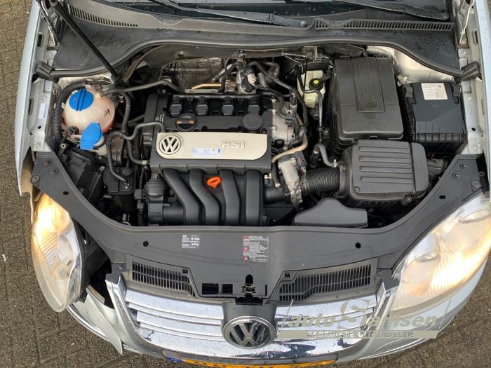 Volkswagen Jetta III 2.0 16V FSI Schadevoertuig (2006, Grijs)