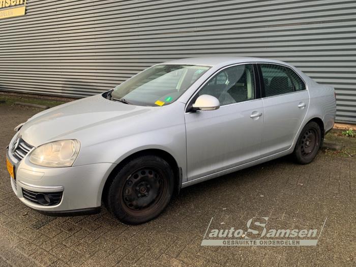 Volkswagen Jetta III 2.0 16V FSI Schadevoertuig (2006, Grijs)