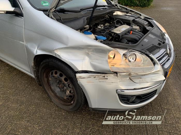 Volkswagen Jetta III 2.0 16V FSI Schadevoertuig (2006, Grijs)