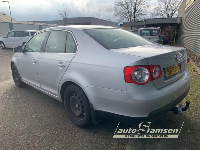 Volkswagen Jetta III 2.0 16V FSI Schadevoertuig (2006, Grijs)