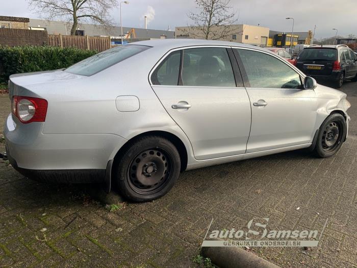 Volkswagen Jetta III 2.0 16V FSI Schadevoertuig (2006, Grijs)