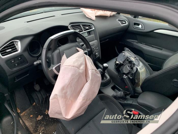 Citroen C4 Berline 1.6 16V VTi Sloopvoertuig (2011, Grijs)