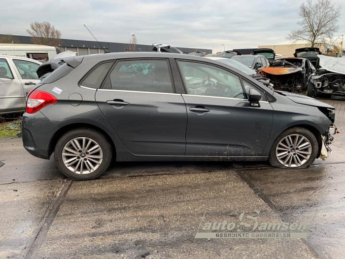 Citroen C4 Berline 1.6 16V VTi Sloopvoertuig (2011, Grijs)