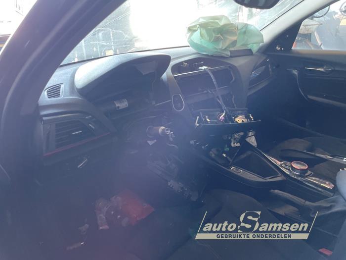 BMW 1 serie 116d 1.6 16V Efficient Dynamics Skrotfordon (2015, ZWART)