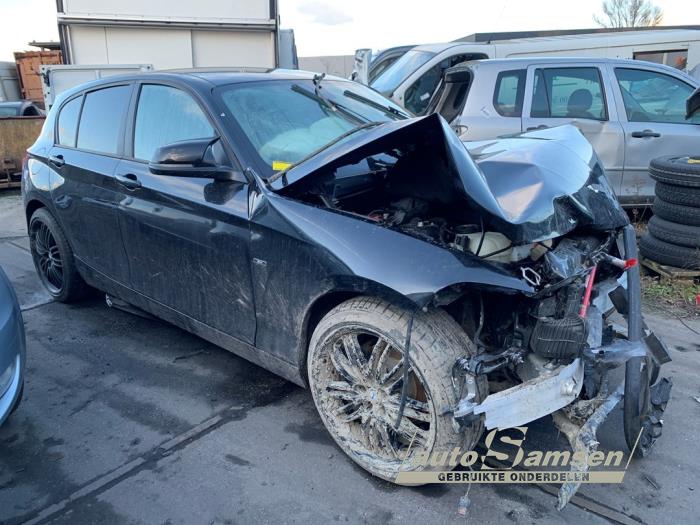 BMW 1 serie 116d 1.6 16V Efficient Dynamics Skrotfordon (2015, ZWART)