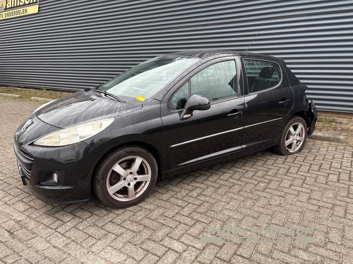 Peugeot 207/207+ 1.6 16V VTRi Skadat fordon (2010, ZWART)