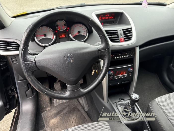 Peugeot 207/207+ 1.6 16V VTRi Skadat fordon (2010, ZWART)