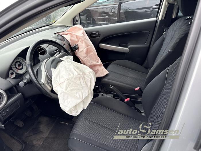 Mazda 2 1.3 16V S-VT High Power Skrotfordon (2008, GRIJS)