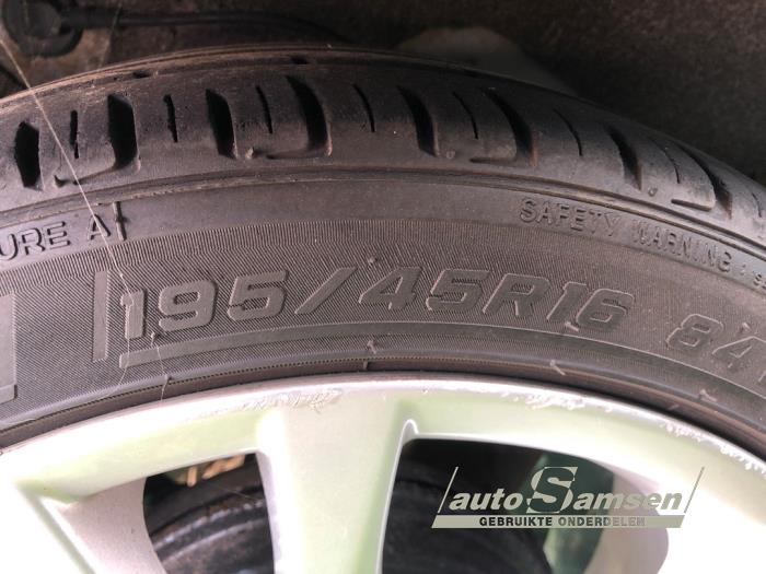 Mazda 2 1.3 16V S-VT High Power Skrotfordon (2008, GRIJS)