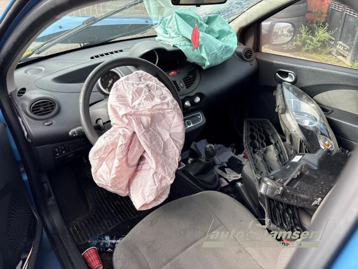 Renault Twingo II 1.2 16V Skrotfordon (2011, BLAUW)